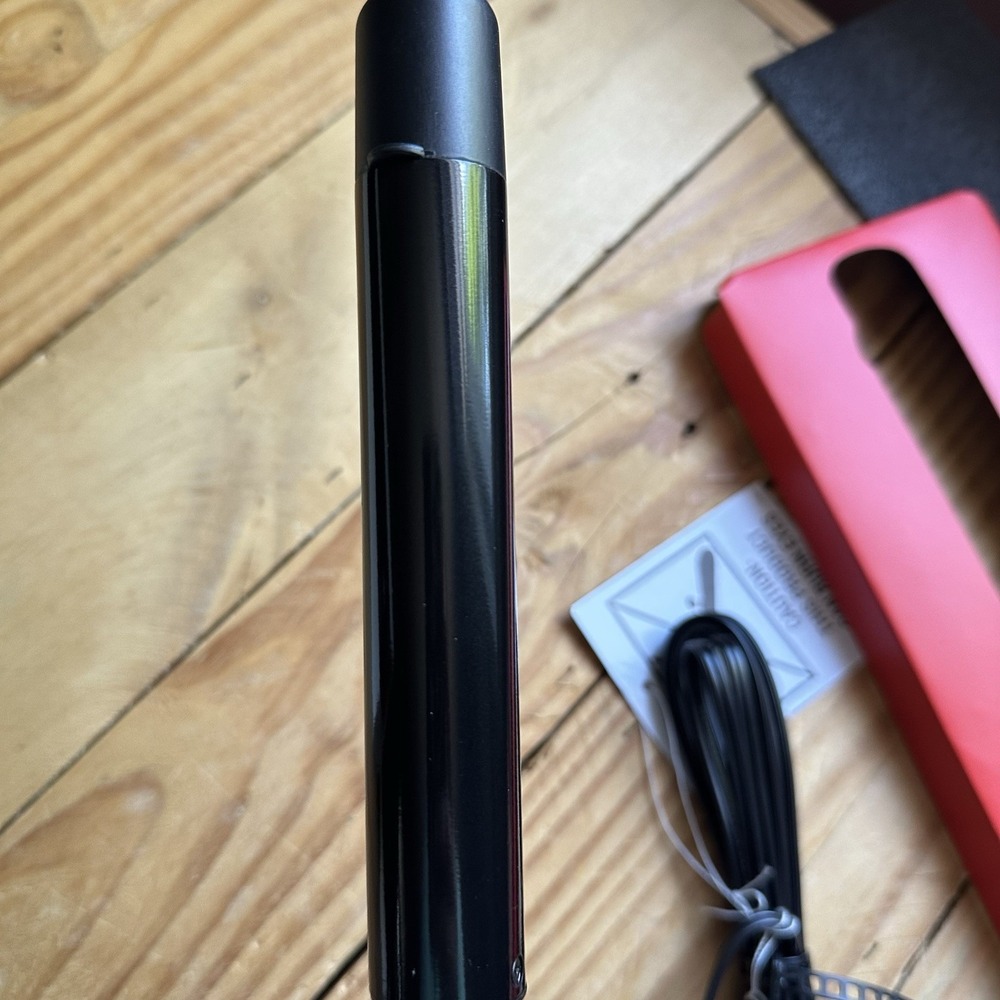 BaByliss Luxe 1 Red Ferrari Curling Wand Smooth Titanium Ceramic Coated Barrel - Picture 13 of 13